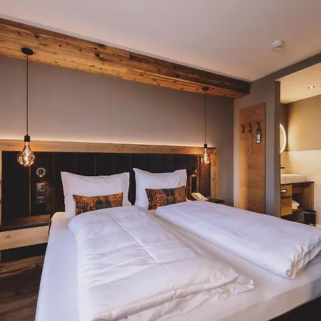 Post Post - Alpine Boutique & Hotel 4*