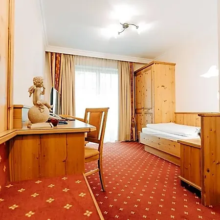 Hotel Post Post - Alpine Boutique & 4*