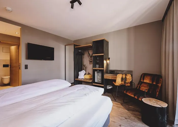 Post Post - Alpine Boutique & Hotel 4*