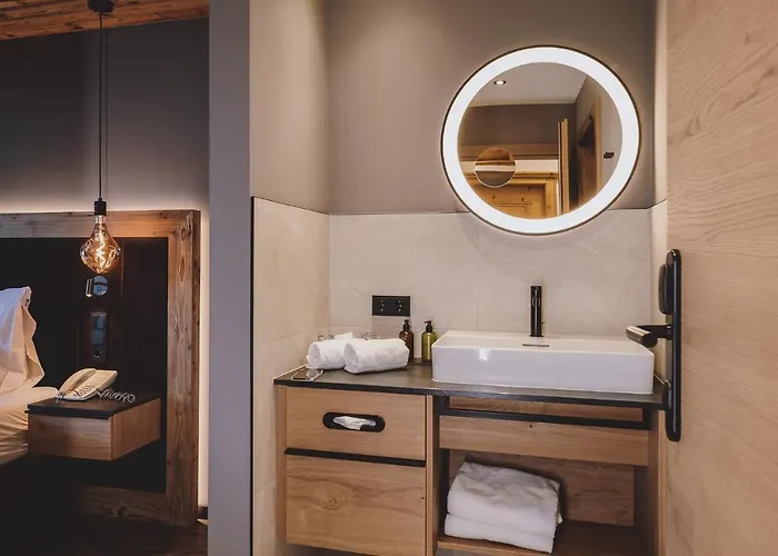 Post Post - Alpine Boutique &